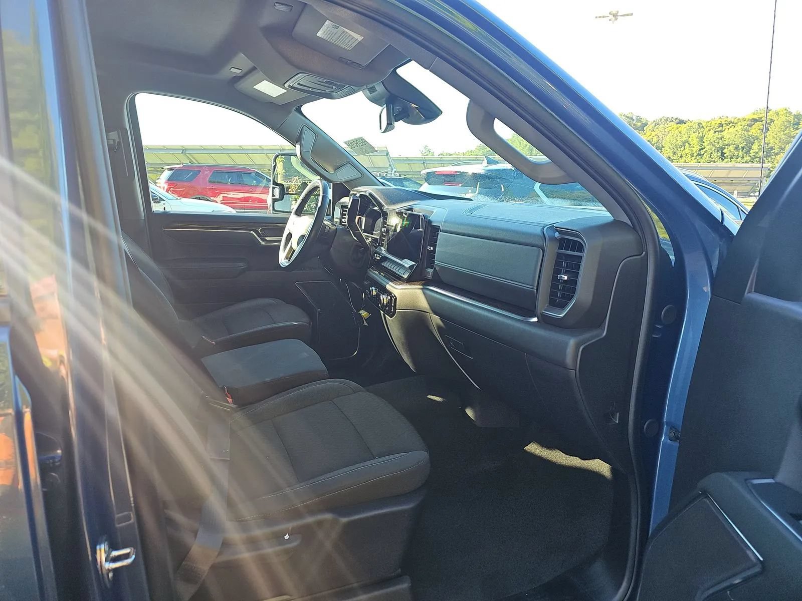 Used 2024 GMC Sierra 1500 Elevation AWD/4WD image 2