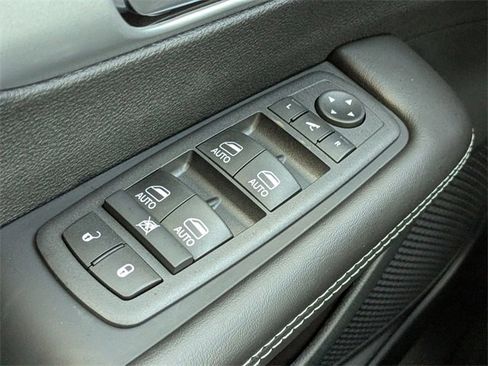 New 2026 Chrysler Pacifica Limited image 25