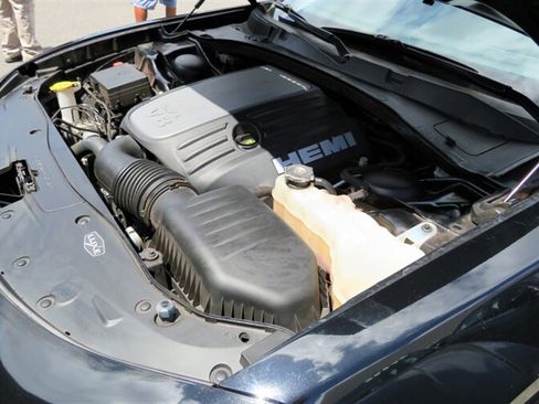 Used 2019 Dodge Charger R/T w/ Plus Group RWD image 17