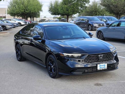 Used 2025 Honda Accord SE image 3