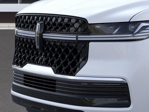 New 2025 Lincoln Navigator Reserve w/ Jet Appearance Package image 17