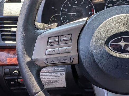 Used 2011 Subaru Outback 2.5i Limited image 15