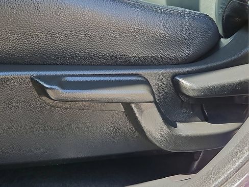 Used 2016 Honda HR-V EX image 18