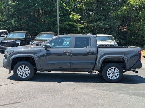 Used 2025 Toyota Tacoma SR AWD/4WD image 4