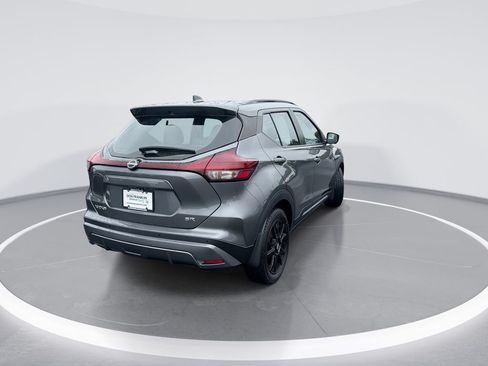 Used 2023 Nissan Kicks SR w/ SR Premium Package FWD image 5