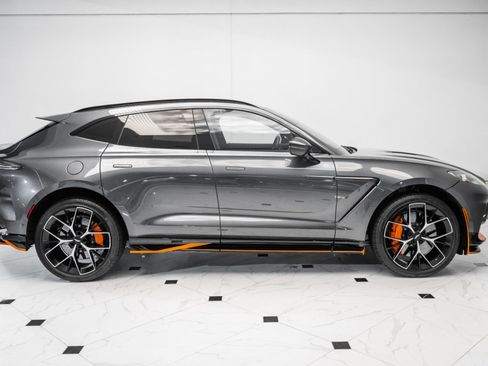 Used 2025 Aston Martin DBX 707 image 50