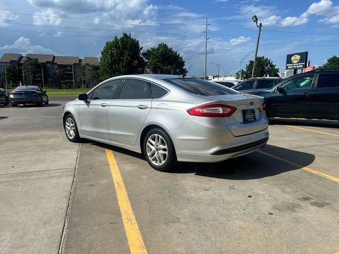 Used 2014 Ford Fusion SE w/ Equipment Group 202A FWD image 6