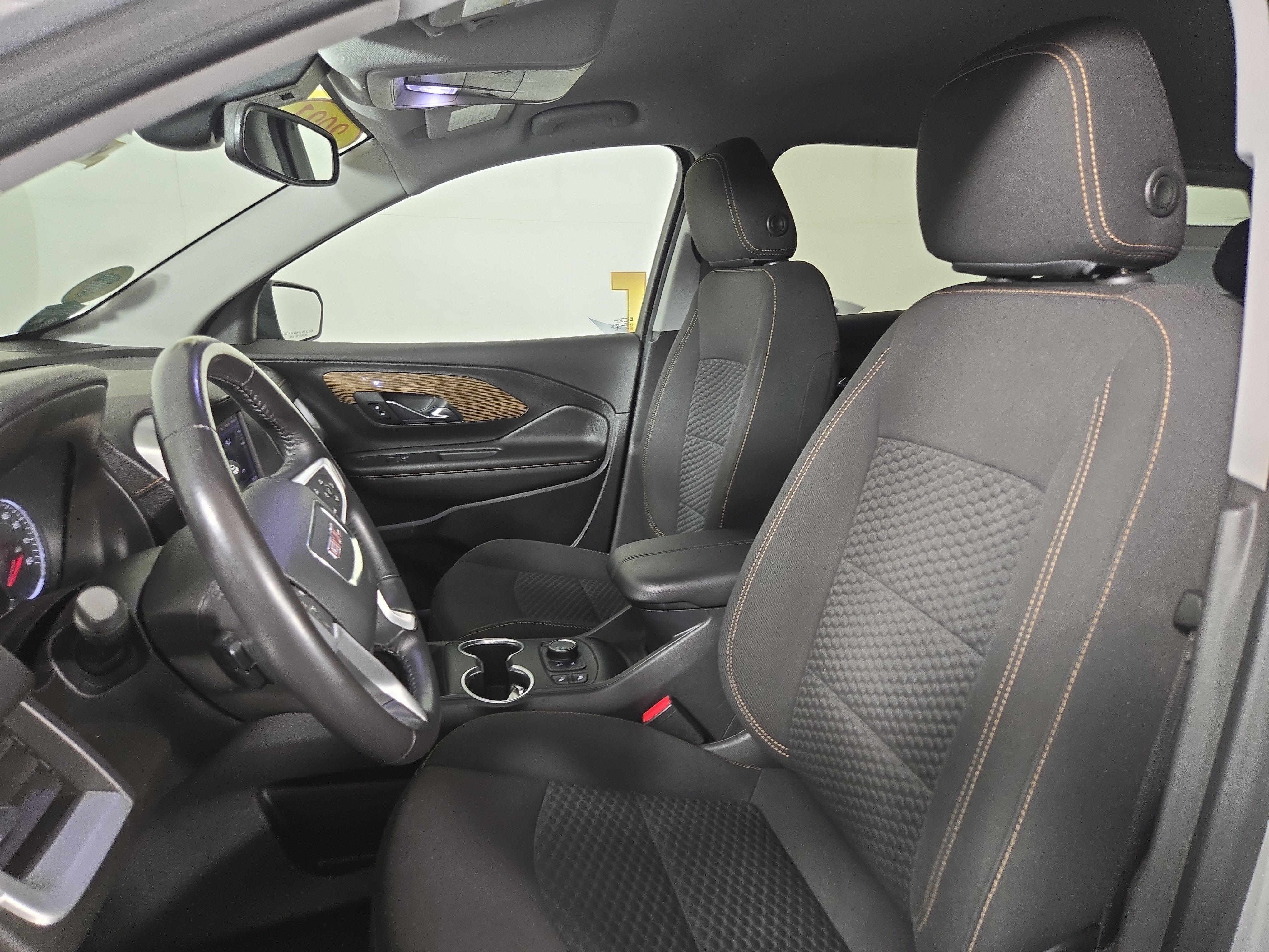 Used 2021 GMC Terrain SLE w/ Driver Convenience Package AWD/4WD image 10