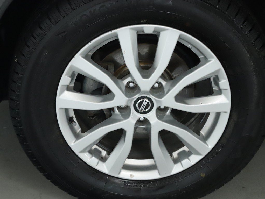 Used 2020 Nissan Rogue SV AWD/4WD image 38