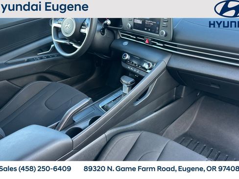 Used 2023 Hyundai Elantra SEL image 19