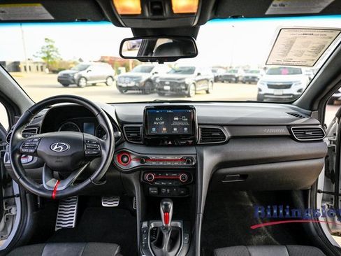 Used 2020 Hyundai Veloster Turbo image 12
