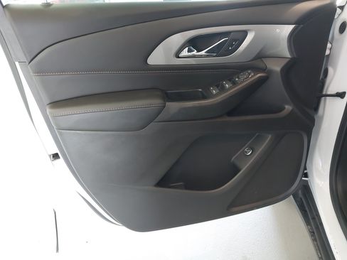 Used 2021 Chevrolet Traverse LT FWD image 25