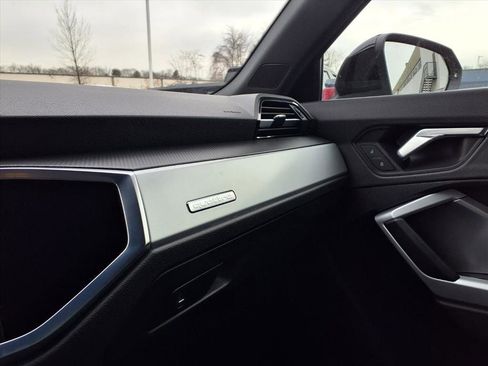 Used 2020 Audi Q3 2.0T Premium image 16