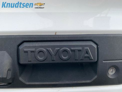 Used 2016 Toyota Tacoma SR5 image 10