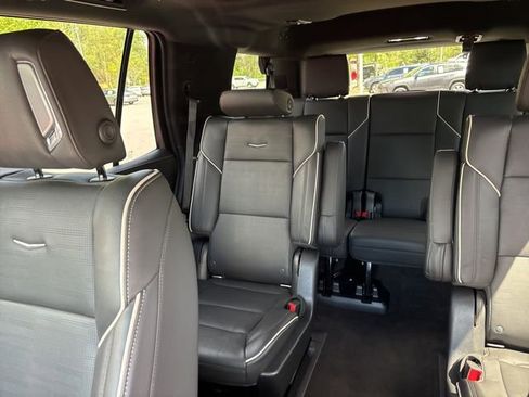 Used 2022 Cadillac Escalade Premium Luxury w/ Performance Package image 4