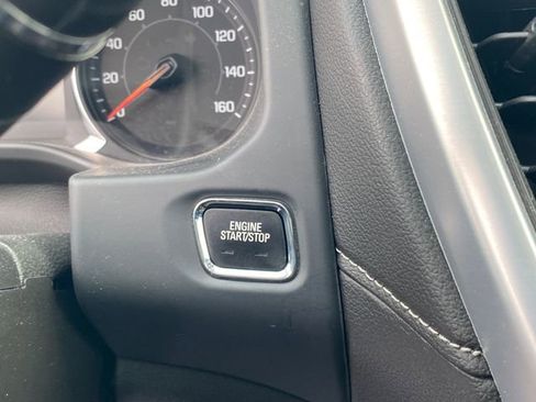 Certified 2023 GMC Acadia SLT w/ Elevation Edition image 7