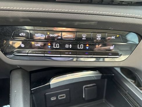 Certified 2023 Buick Envision Essence FWD image 19