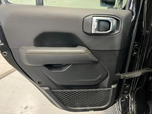 Used 2021 Jeep Wrangler Unlimited Sahara image 21