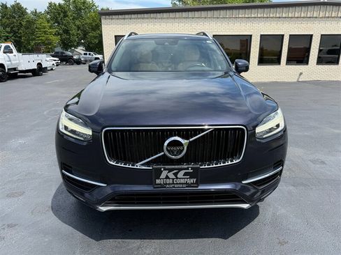 Used 2017 Volvo XC90 T6 Momentum w/ Vision Package AWD/4WD image 4