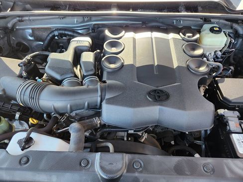 Used 2021 Toyota 4Runner Venture w/ Moonroof Package image 19