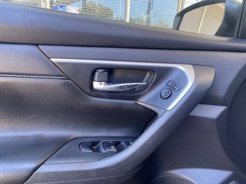 Used 2018 Nissan Altima 2.5 SL FWD image 19