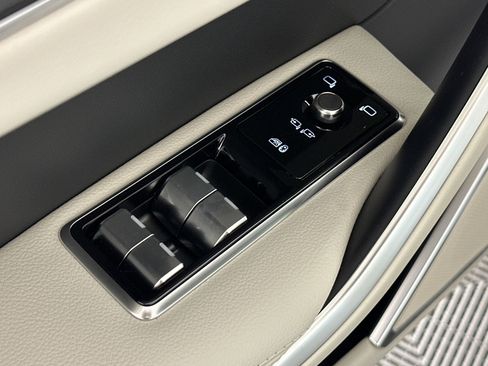 Used 2026 Jaguar F-PACE R-Dynamic S image 10