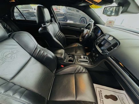 Used 2023 Chrysler 300 C RWD image 33