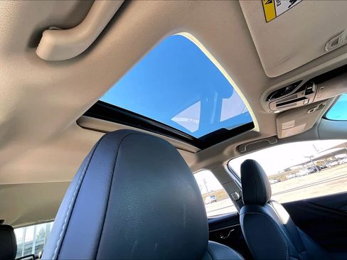 Used 2025 Subaru Outback Touring XT image 14