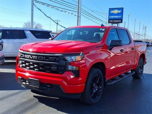 Used 2023 Chevrolet Silverado 1500 Custom w/ LPO, Dark Essentials Package image 5