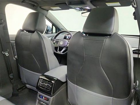 Used 2025 Volkswagen ID.4 Pro S Plus image 25