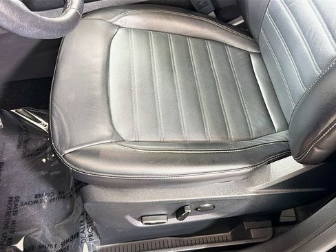 Used 2016 Ford Edge SEL w/ Equipment Group 201A AWD/4WD image 19