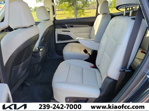 Used 2022 Kia Telluride EX w/ EX Premium Package FWD image 13