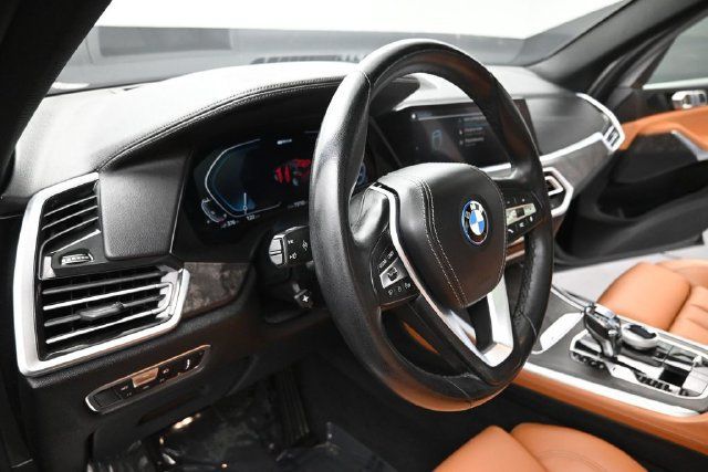 Used 2022 BMW X5 xDrive45e w/ Executive Package AWD/4WD image 18