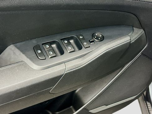 Used 2025 Kia Sportage LX image 15