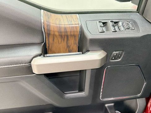 Used 2019 Ford F150 Lariat w/ Equipment Group 502A Luxury AWD/4WD image 15
