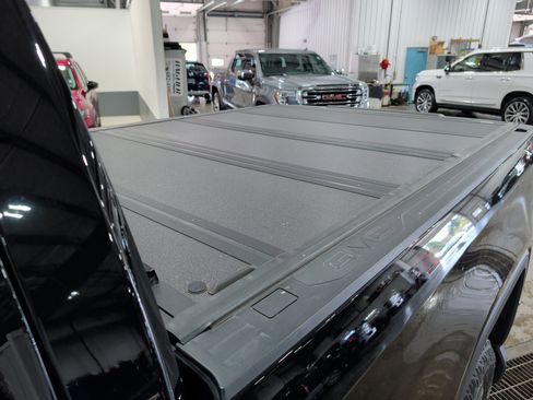 Used 2024 GMC Sierra 1500 SLE w/ Preferred Package AWD/4WD image 7