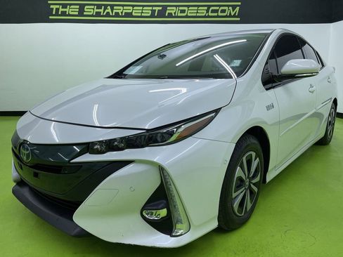 Used 2018 Toyota Prius Prime Advanced image 5