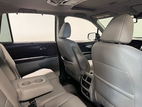 Used 2017 Honda Pilot Touring image 15