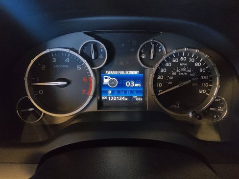 Used 2017 Toyota Tundra SR5 w/ SR5 Upgrade Package image 23