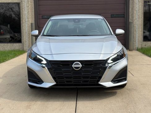 Used 2023 Nissan Altima 2.5 S image 2