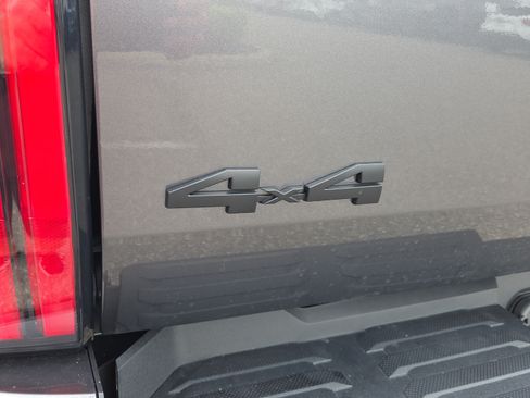 Used 2024 Toyota Tundra Limited AWD/4WD image 11