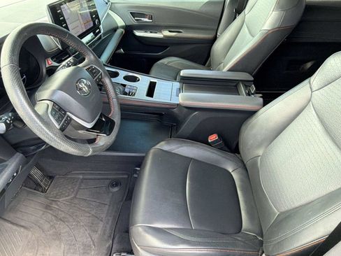 Certified 2022 Toyota Sienna XSE w/ XSE Plus Package FWD image 5