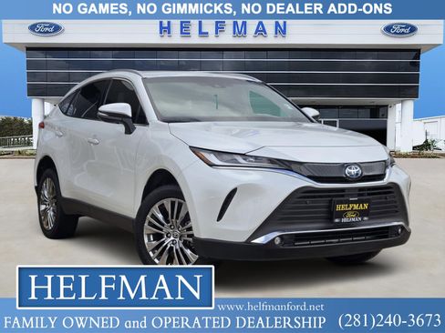 Used 2024 Toyota Venza XLE image 1