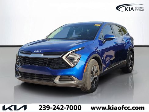 Certified 2025 Kia Sportage EX FWD image 3