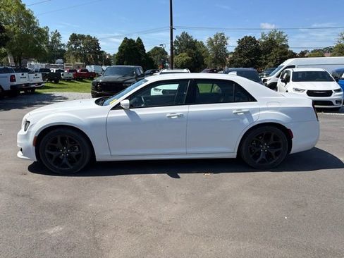 Used 2021 Chrysler 300 Touring L RWD image 7