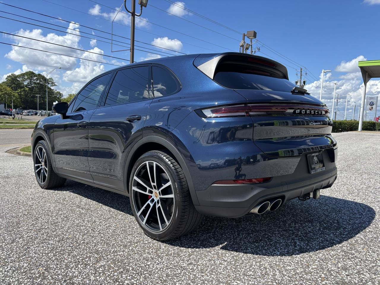 Used 2024 Porsche Cayenne S AWD/4WD image 5