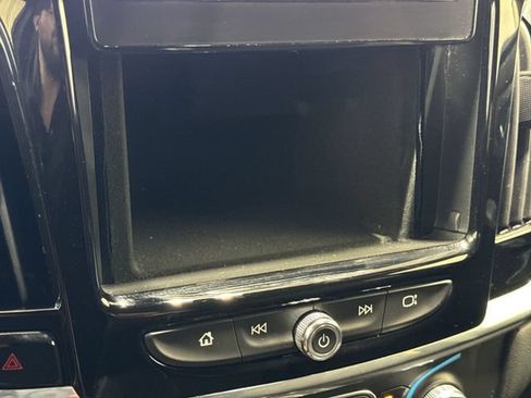 Used 2023 Chevrolet Traverse LT FWD image 20