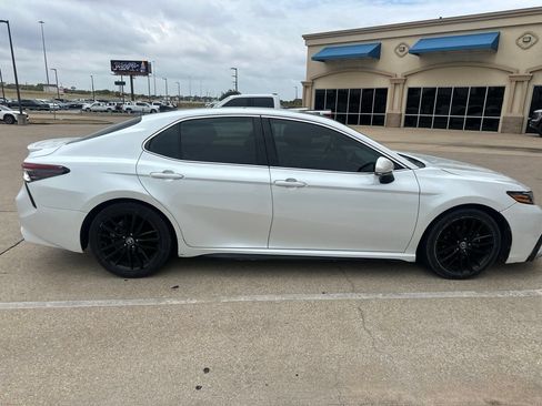 Used 2021 Toyota Camry XSE FWD image 6