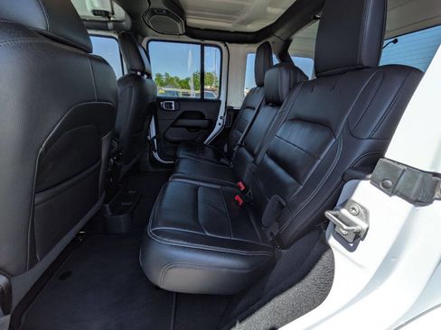 Used 2021 Jeep Wrangler Unlimited Sahara w/ Uconnect 4C Nav & Sound Group AWD/4WD image 22