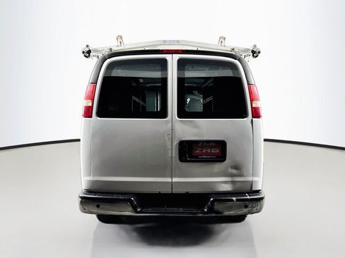 Used 2014 Chevrolet Express 2500 Extended RWD image 4